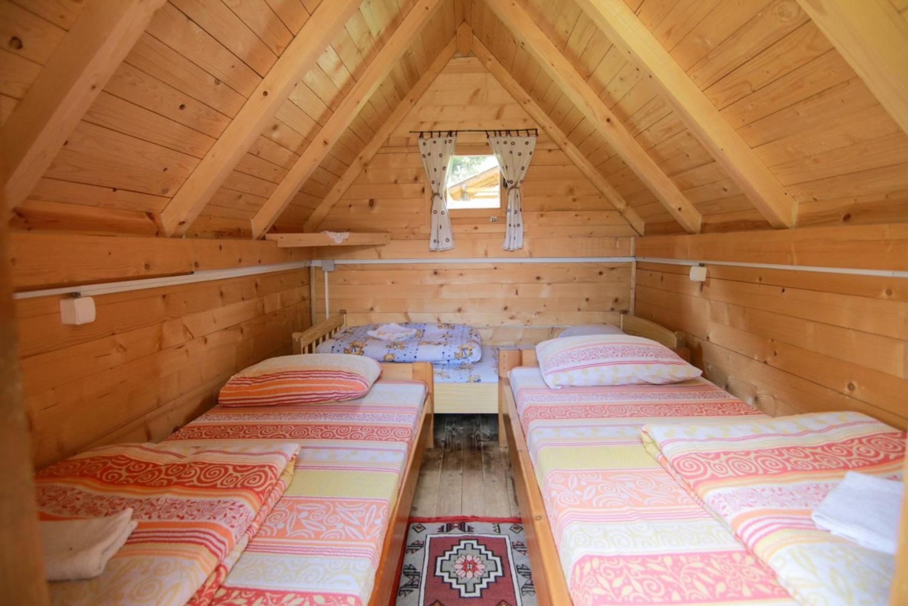 Camp &apartmens Scepanovic Campeggio *